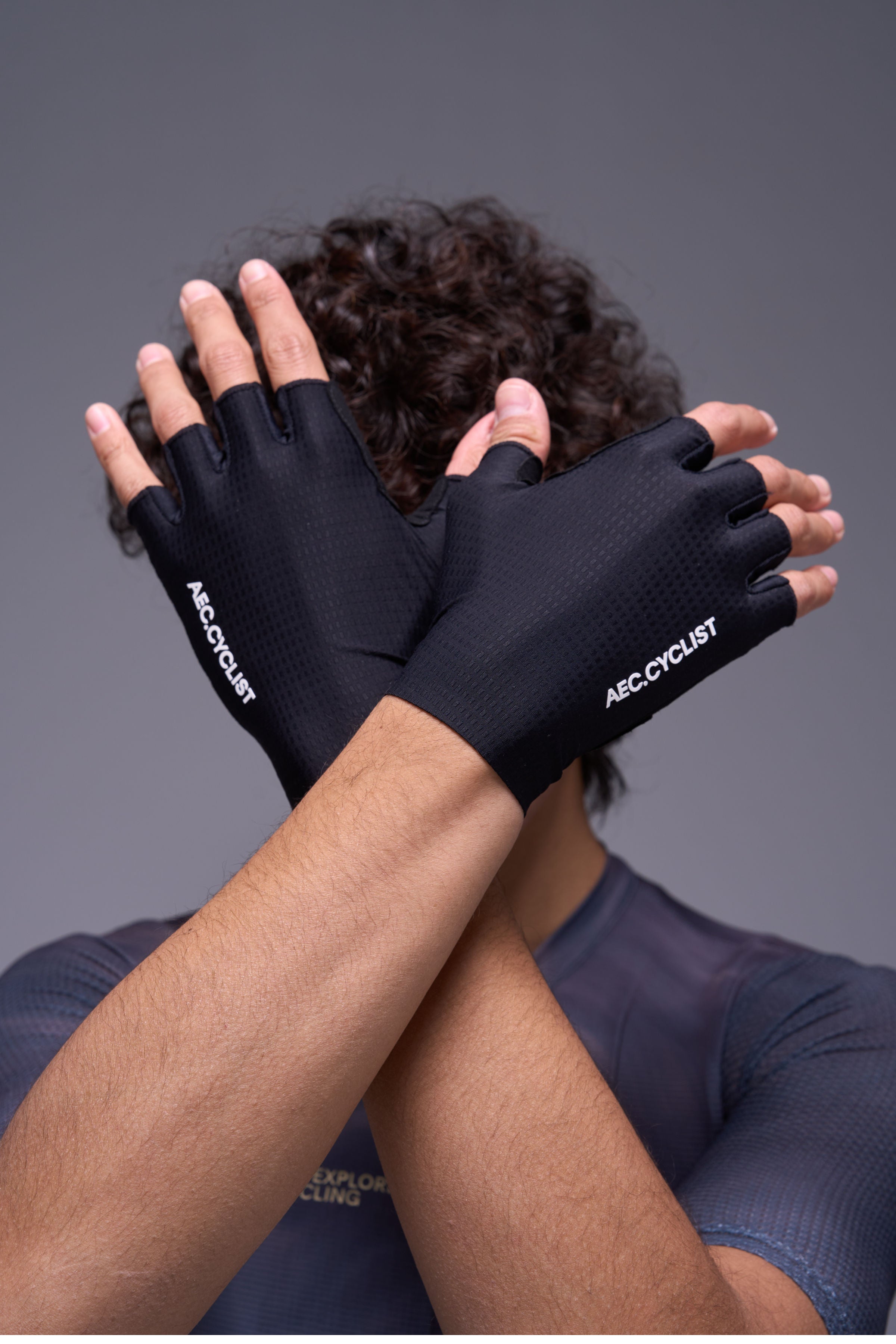 AEC.CYCLIST Cycling Gloves - Black